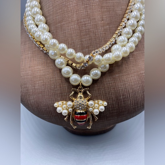 Chain Necklace.. Honey Bee Triple Layered Pearl Necklace & Earrings - Picture 2 of 9